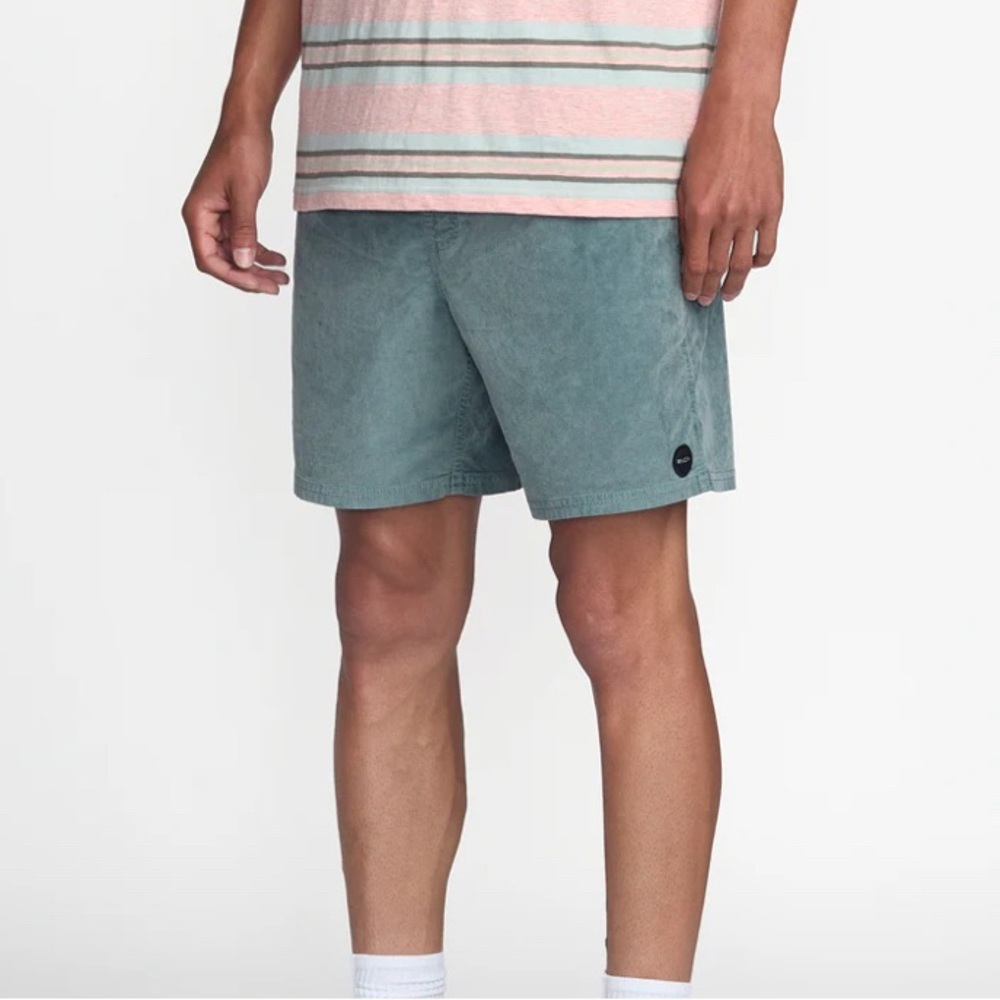 RVCA - Escape Elastic Cord Short II - NEW - Picture 2 of 7